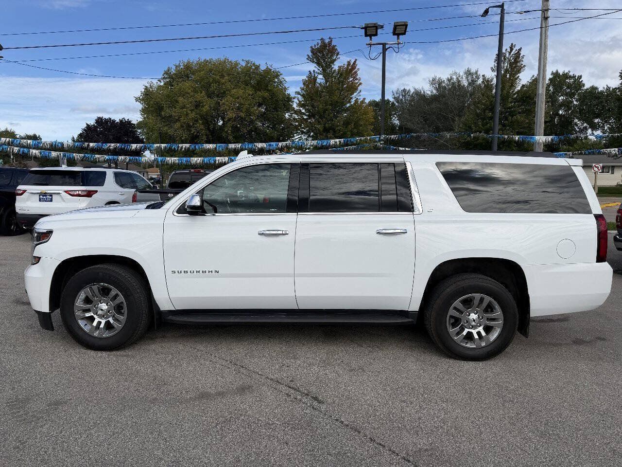Used 2018 Chevrolet Suburban LT AWD/4WD image 4