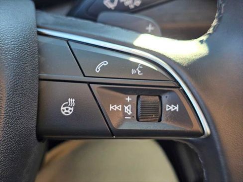 Certified 2025 Audi Q5 2.0T Premium image 33