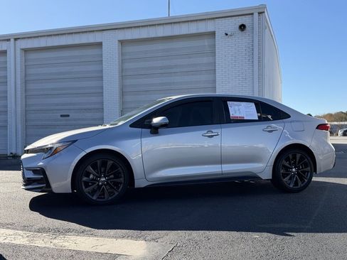 Used 2023 Toyota Corolla SE image 6