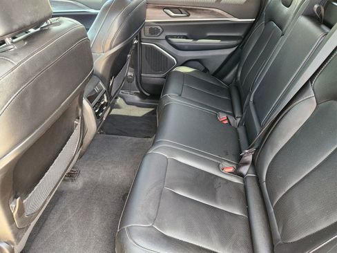 Used 2023 Jeep Grand Cherokee 4WD 4xe w/ Luxury Tech Group II image 39