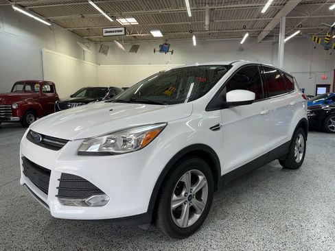 Used 2016 Ford Escape SE image 1