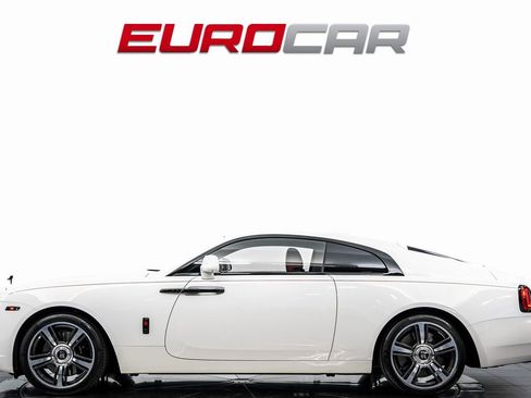 Used 2018 Rolls-Royce Wraith image 2
