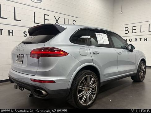 Used 2018 Porsche Cayenne AWD/4WD image 4