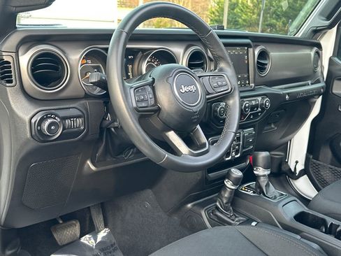 Used 2022 Jeep Wrangler Unlimited Sport image 16