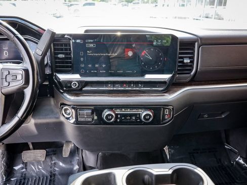 Used 2024 GMC Sierra 3500 SLE w/ SLE Convenience Package AWD/4WD image 18
