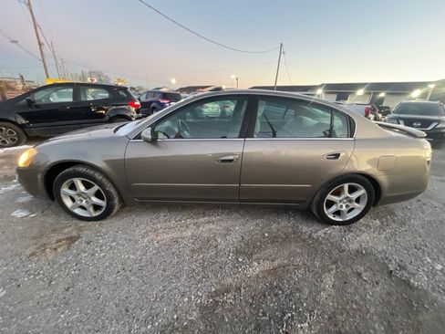 Used 2003 Nissan Altima 3.5 SE w/ (SPT) Sport Pkg image 2
