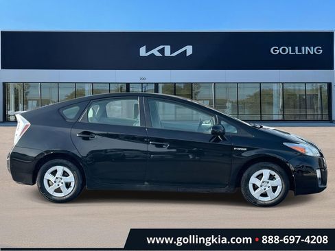 Used 2010 Toyota Prius Five image 2