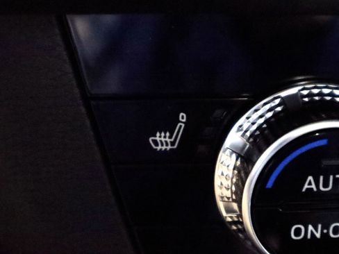 New 2025 Mitsubishi Outlander SE image 26