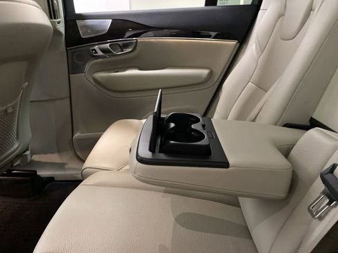 Used 2018 Volvo XC90 T6 Momentum w/ Convenience Package AWD/4WD image 60