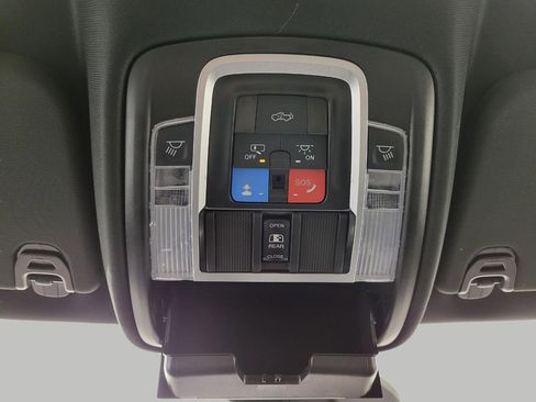 Used 2025 RAM 1500 Big Horn AWD/4WD image 18