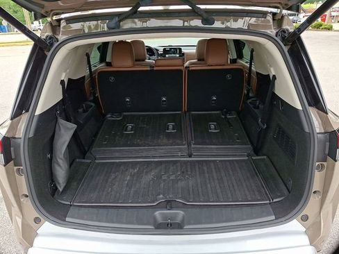 Used 2024 Nissan Pathfinder Platinum w/ Cargo Package FWD image 33