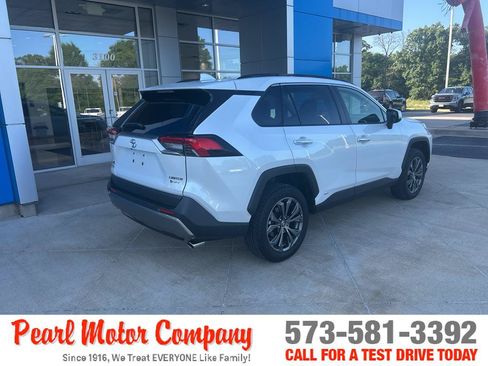 Used 2025 Toyota RAV4 Limited w/ Advanced Technology Package AWD/4WD image 4