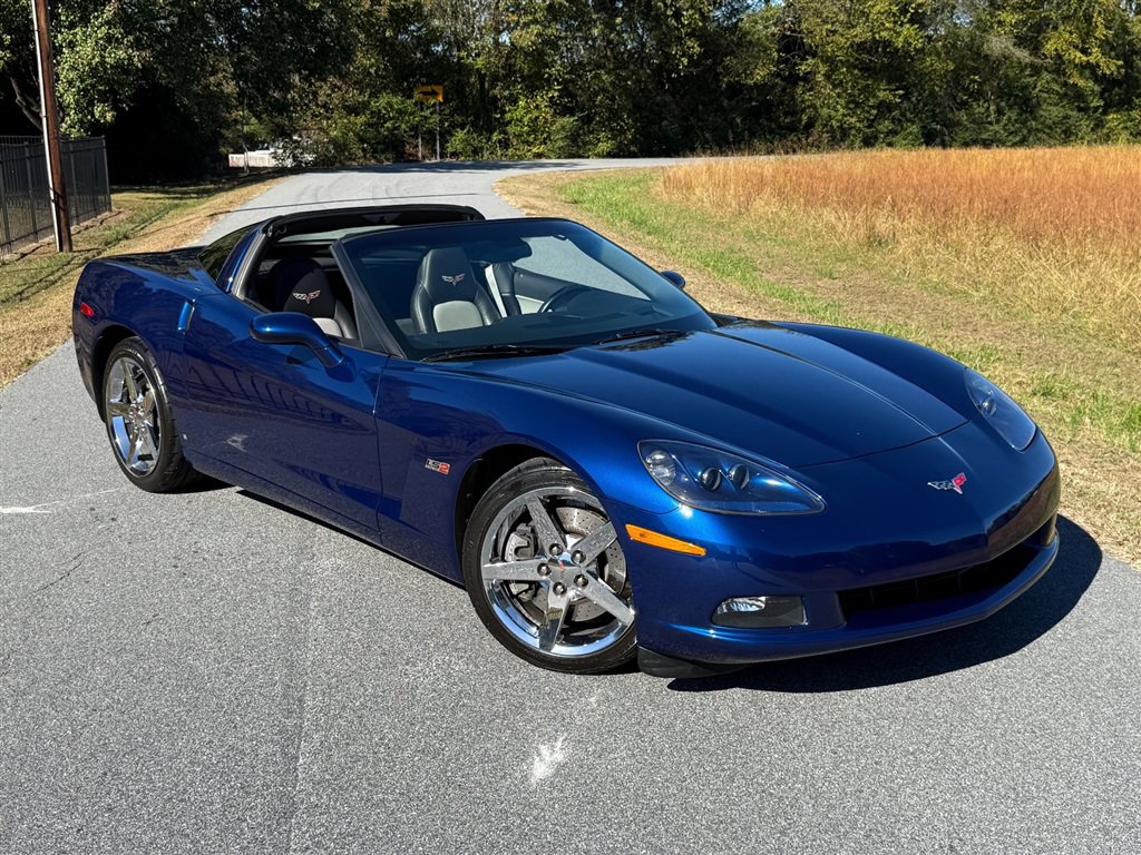 Used 2007 Chevrolet Corvette Coupe w/ Preferred Equipment Group RWD image 23
