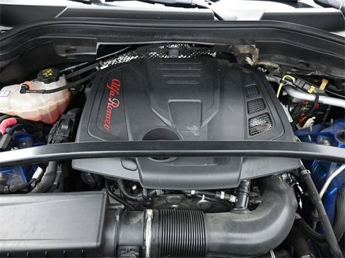 Used 2022 Alfa Romeo Stelvio Veloce image 17