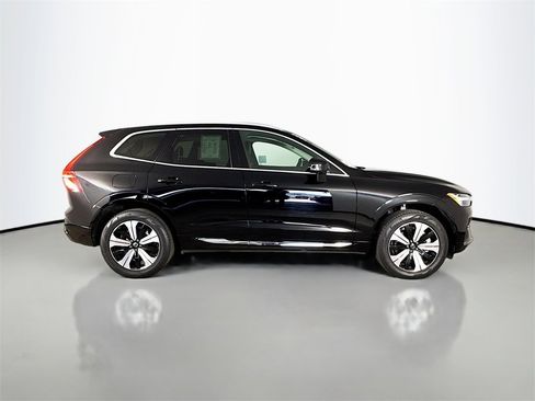Certified 2023 Volvo XC60 T8 Core w/ Climate Package image 8