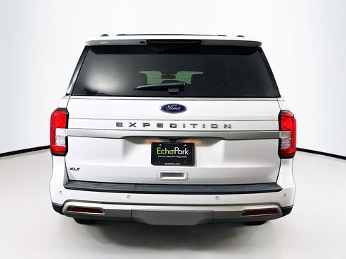 Used 2024 Ford Expedition XLT image 7