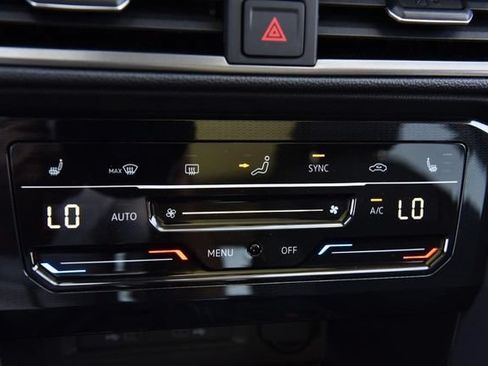 New 2026 Volkswagen Taos SE AWD/4WD image 14