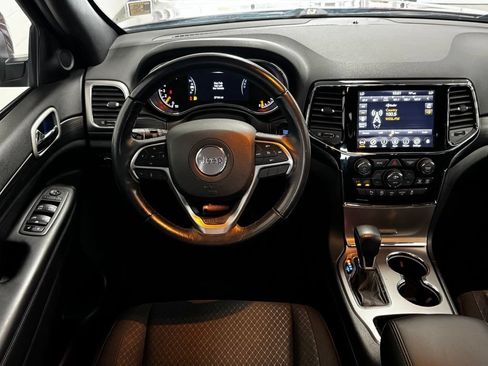 Certified 2022 Jeep Grand Cherokee Laredo E RWD image 10