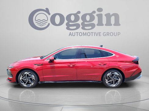 Used 2024 Hyundai Sonata SEL w/ Convenience Package FWD image 2