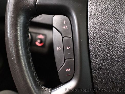 Used 2011 GMC Acadia Denali image 36