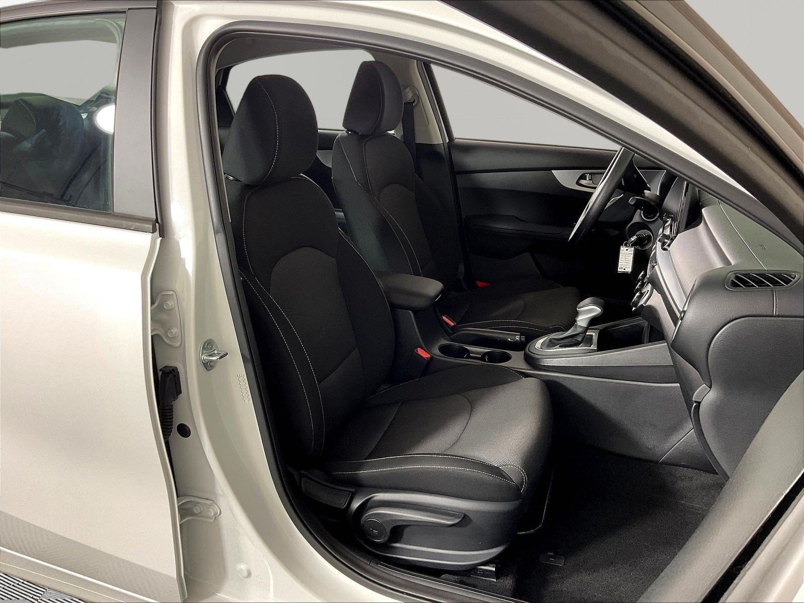 Used 2024 Kia Forte LXS w/ LXS Technology Package FWD image 29