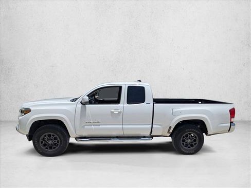 Used 2017 Toyota Tacoma SR5 w/ Tow Package AWD/4WD image 8