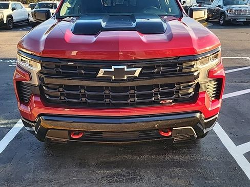 Used 2025 Chevrolet Silverado 1500 LT Trail Boss w/ Convenience Package II image 1