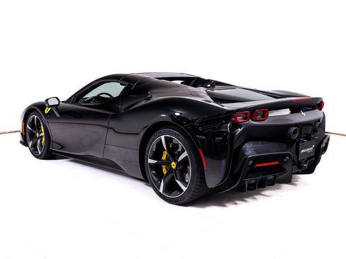 Used 2022 Ferrari SF90 Spider AWD/4WD image 4