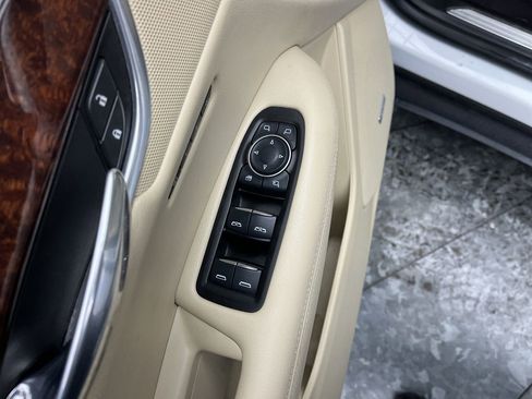 Used 2017 Cadillac XT5 Luxury w/ Driver Awareness Package image 9