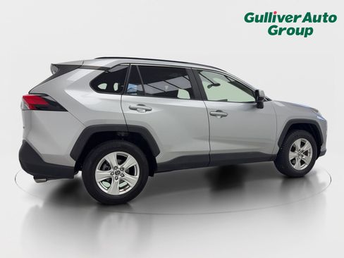Used 2019 Toyota RAV4 XLE FWD image 9
