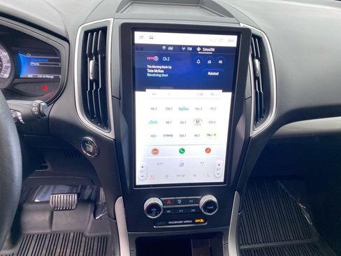 Used 2024 Ford Edge SEL w/ Convenience Package image 11