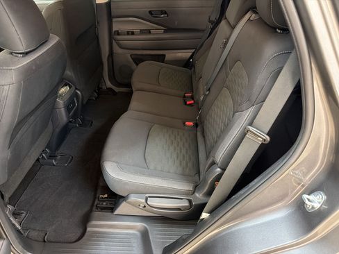 Used 2025 Nissan Pathfinder SV AWD/4WD image 23