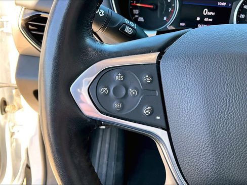 Used 2021 Chevrolet Traverse LT image 23