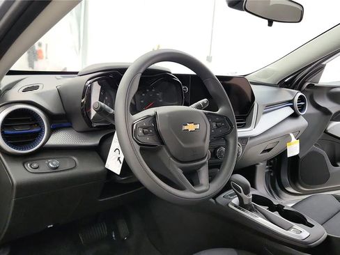 New 2026 Chevrolet Trax LS w/ Driver Confidence Package image 32