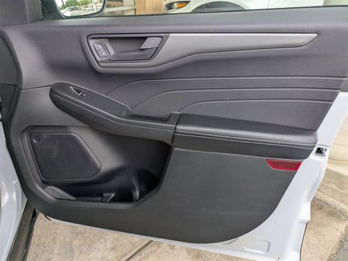 Used 2025 Ford Escape Active image 33