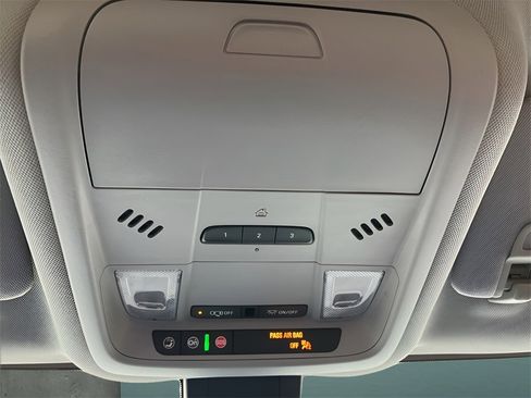 Used 2022 Chevrolet Equinox Premier w/ LPO, Floor Liner Package image 29