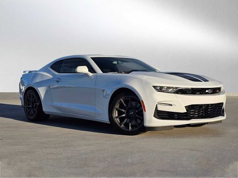 Used 2023 Chevrolet Camaro SS image 2