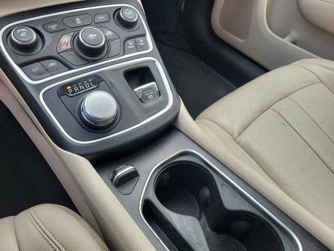Used 2017 Chrysler 200 Limited Platinum image 27