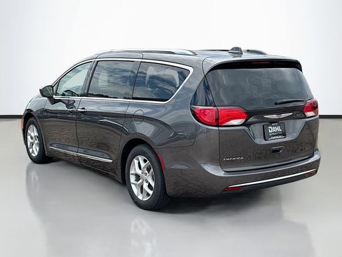 Used 2019 Chrysler Pacifica Touring-L Plus w/ Advanced Safetytec Group FWD image 7