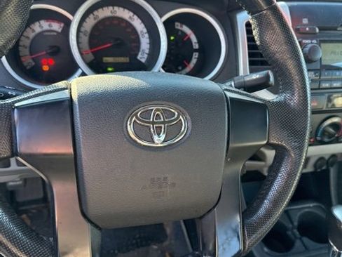 Used 2012 Toyota Tacoma PreRunner image 9
