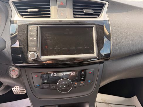 Used 2019 Nissan Sentra SV FWD image 11