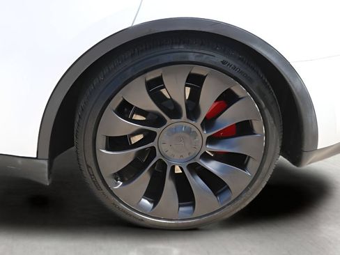 Used 2025 Tesla Model Y Performance AWD/4WD image 10