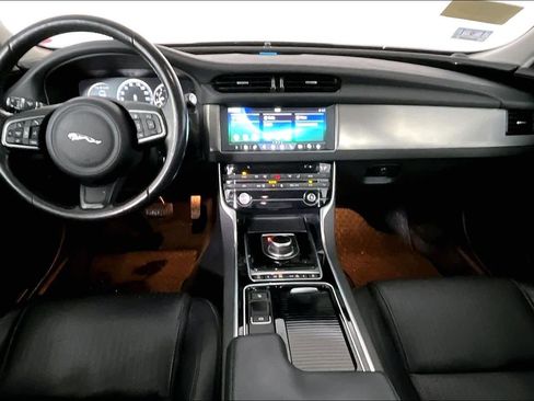 Used 2017 Jaguar XF Prestige image 15