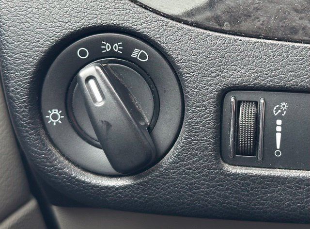 Used 2016 Dodge Grand Caravan SXT FWD image 19