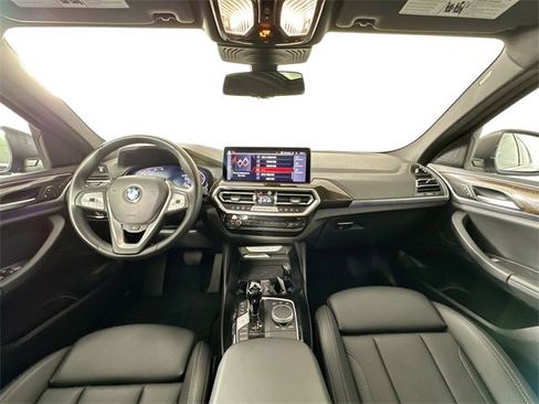 Used 2024 BMW X4 xDrive30i image 3