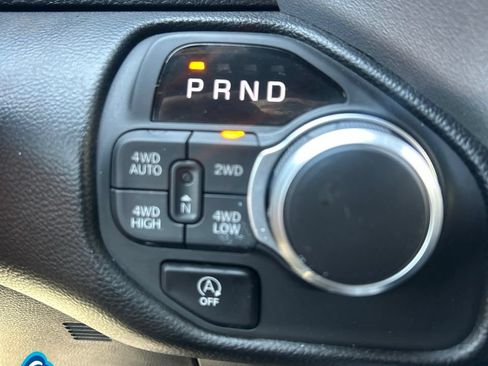 Used 2025 RAM 1500 Big Horn AWD/4WD image 23