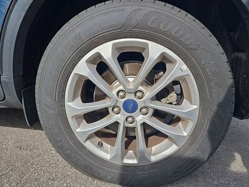 Used 2020 Ford Escape SE image 9