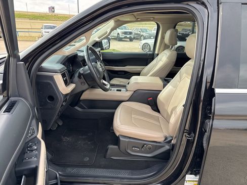 Used 2024 Ford Expedition Limited image 18