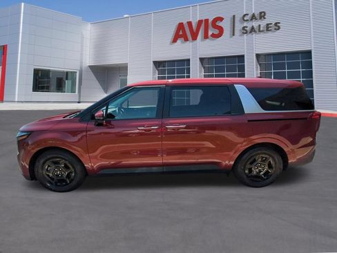 Used 2025 Kia Carnival FWD image 10
