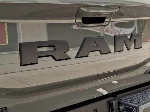 New 2026 RAM 2500 Laramie AWD/4WD image 19